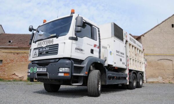Mobilní sací bagr v&nbsp;akci – Praha