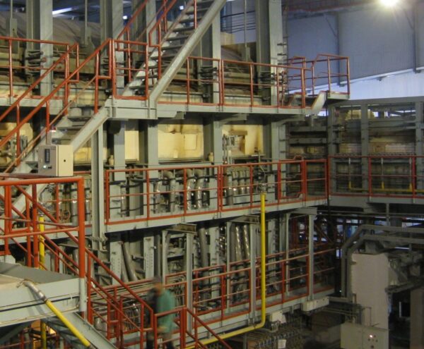 Rekonstrukce sklárny na Slovensku