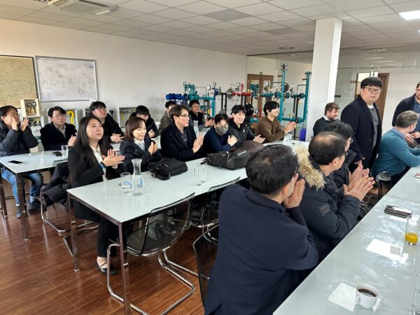 A consortium of leading Korean fuel cell manufacturers, together with other experts, visited our headquarters in Popůvky | HUTIRA